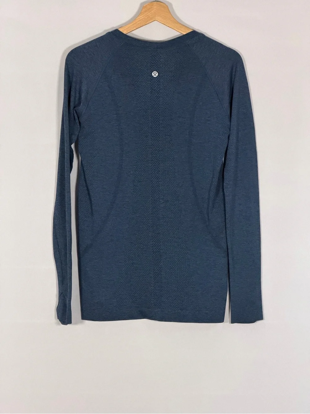 Lululemon Swiftly Tech Long Sleeve Shirt Women’s 8 Blue Thumbholes Running